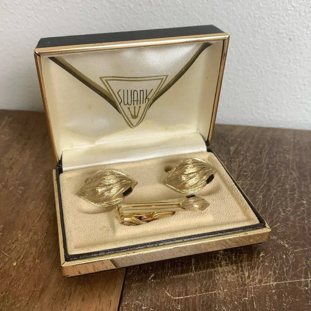 Swank 1950s 14‎ kt Gold Plate Black Onyx stone Cufflinks & Tie Clip Original box